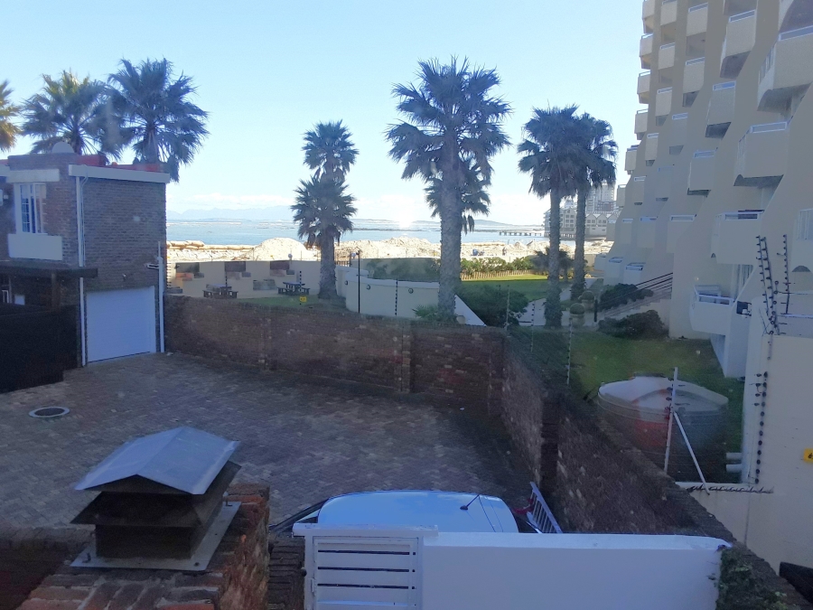 To Let 3 Bedroom Property for Rent in Strand South Western Cape